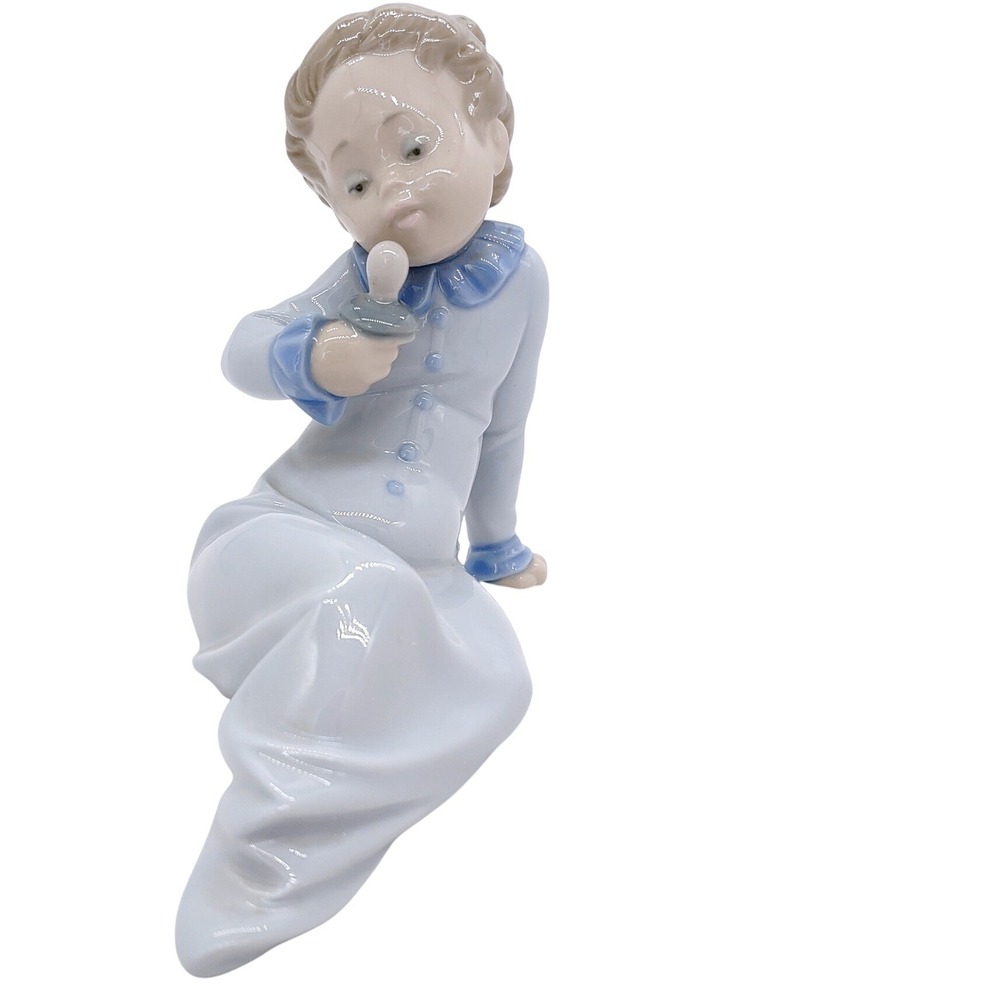 Lladro Baby with Pacifier Child 5099 Porcelain Figurine Hupete en la Mano